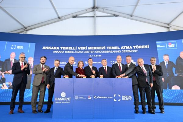 Bakan Kacır: Temelli’de 4,1 milyar dolarlık veri merkezi yatırımı hayata geçirilecek Bakan Kacır: Temelli’de 4,1 milyar dolarlık veri merkezi yatırımı hayata geçirilecek