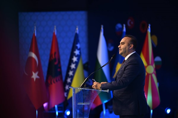 Bakan Kacır: Yeni Turcorn İzmir’den Bakan Kacır: Yeni Turcorn İzmir’den