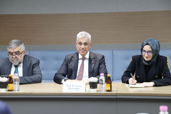 Bakan Memişoğlu, Güney Kore’de sağlık alanındaki iş birliklerini görüştü Bakan Memişoğlu, Güney Kore’de sağlık alanındaki iş birliklerini görüştü