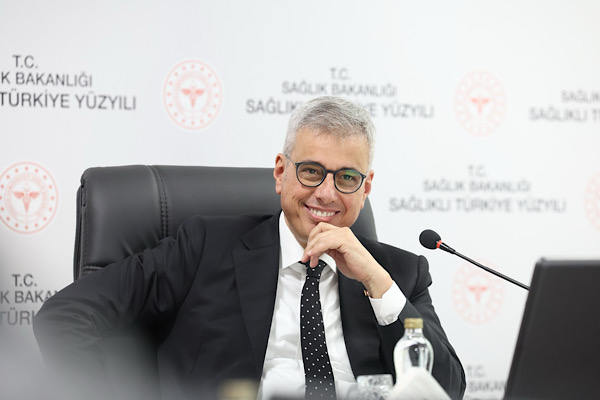 Bakan Memişoğlu: Yerli teknolojiyle 57 hastaya şifa Bakan Memişoğlu: Yerli teknolojiyle 57 hastaya şifa