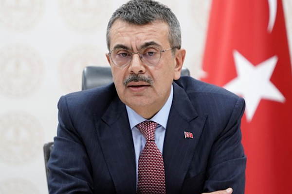 Bakan Tekin, Giresun Valiliği'ni ziyaret etti Bakan Tekin, Giresun Valiliği'ni ziyaret etti