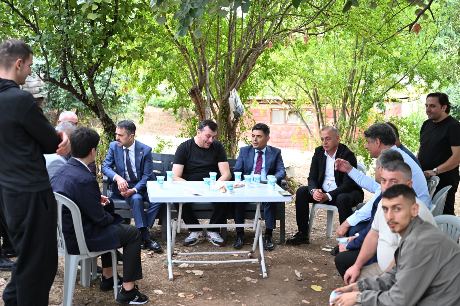 Bakan Yardımcısı Boyraz ve Vali Aktaş’tan Ali Keskin’e taziye ziyareti Bakan Yardımcısı Boyraz ve Vali Aktaş’tan Ali Keskin’e taziye ziyareti