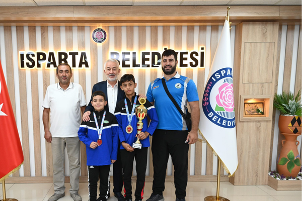 Başdeğirmen, başarılı güreşçileri kabul etti Başdeğirmen, başarılı güreşçileri kabul etti