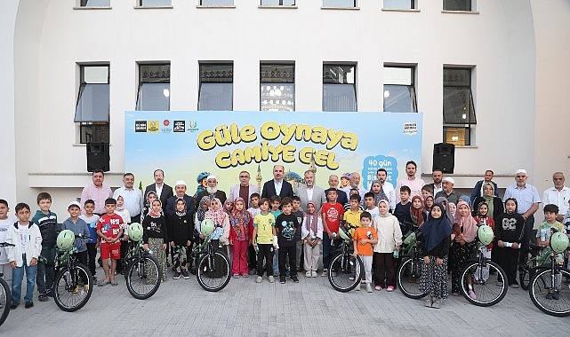 Başkan Altay “Güle Oynaya Camiye Gel" Projesi Kapsamında Çocukların Sabah Namazı Coşkusuna Eşlik Etti Başkan Altay “Güle Oynaya Camiye Gel" Projesi Kapsamında Çocukların Sabah Namazı Coşkusuna Eşlik Etti