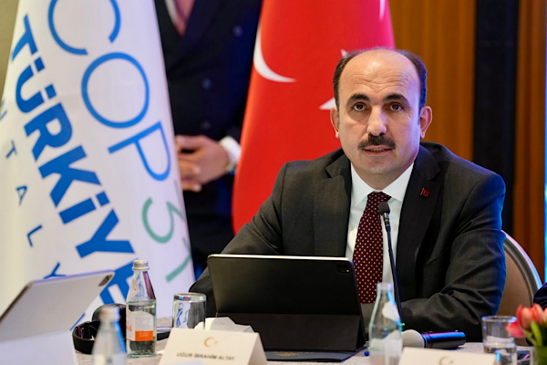 Başkan Altay, New York'ta iklime dirençli şehirler gündemini değerlendirdi Başkan Altay, New York'ta iklime dirençli şehirler gündemini değerlendirdi