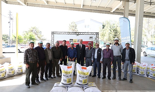 Başkan Altay: “Üreticilerimize Bugüne Kadar 1 Milyon 214 Bin Kilogram Hibe Destekli Macar Fiği Tohumu Verdik" Başkan Altay: “Üreticilerimize Bugüne Kadar 1 Milyon 214 Bin Kilogram Hibe Destekli Macar Fiği Tohumu Verdik"