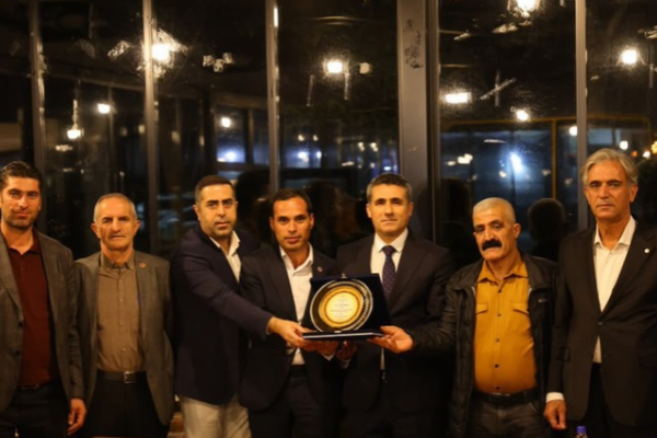 Başkan Arıkan, muhtarlarla Bingöl’ün ihtiyaçlarını görüştü Başkan Arıkan, muhtarlarla Bingöl’ün ihtiyaçlarını görüştü