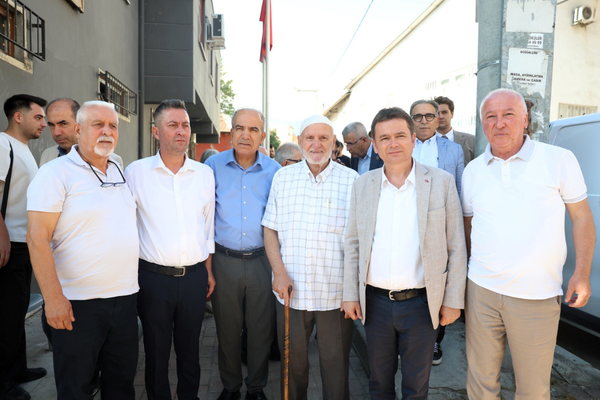 Başkan Aydın, Gülbahçe’de vatandaşların taleplerini dinledi Başkan Aydın, Gülbahçe’de vatandaşların taleplerini dinledi