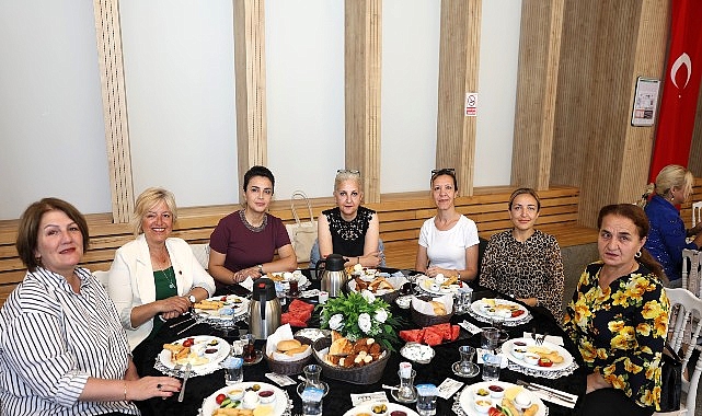 Başkan Aydın Muhtarlarla Ortak Akıl Buluşması'nda Bir Araya Geldi Başkan Aydın Muhtarlarla Ortak Akıl Buluşması'nda Bir Araya Geldi