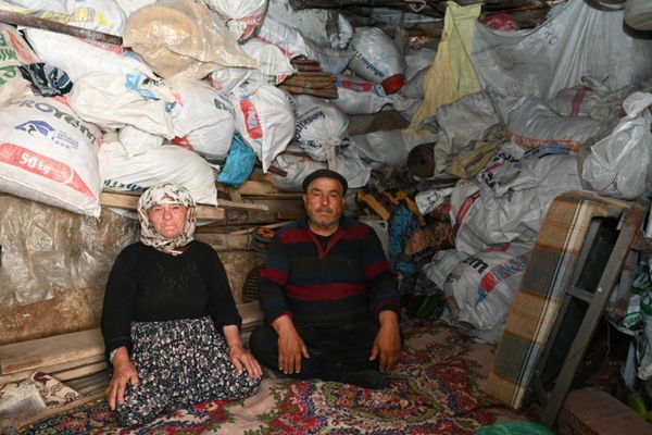 Başkan Başdeğirmen’den yangınzede çifte ev desteği Başkan Başdeğirmen’den yangınzede çifte ev desteği