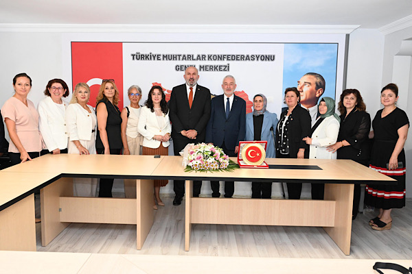 Başkan
Başdeğirmen'e Türkiye Muhtarlar Konfederasyonu'ndan ödül Başkan
Başdeğirmen'e Türkiye Muhtarlar Konfederasyonu'ndan ödül