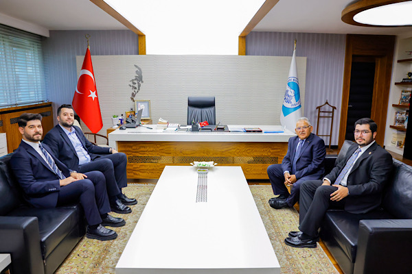 Başkan Büyükkılıç, AK Parti heyetini ağırladı Başkan Büyükkılıç, AK Parti heyetini ağırladı