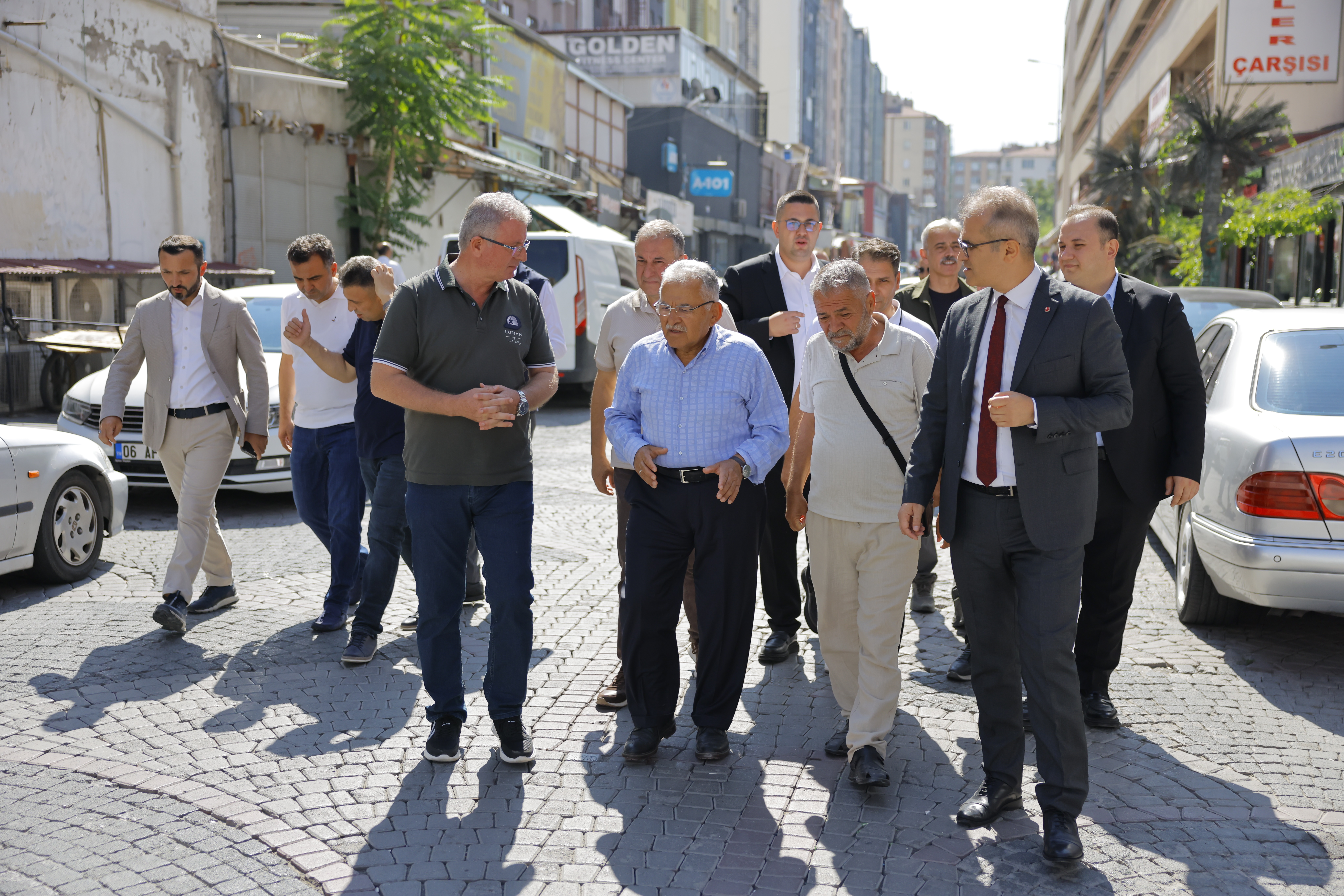Başkan Büyükkılıç, Bedesten Katlı Otoparkı’ndaki çalışmaları yerinde inceledi Başkan Büyükkılıç, Bedesten Katlı Otoparkı’ndaki çalışmaları yerinde inceledi