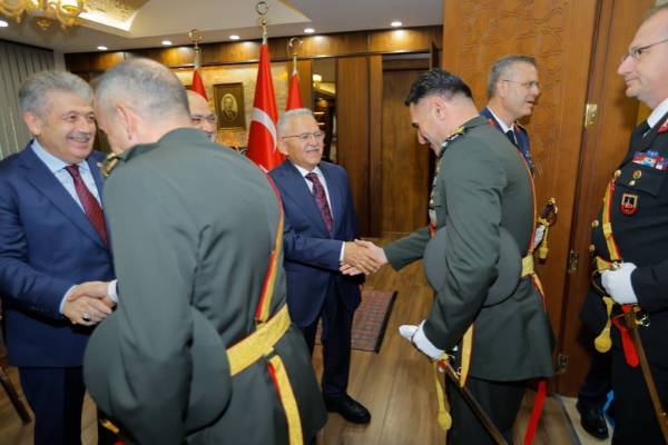 Başkan Büyükkılıç, Cumhuriyet Bayramı kutlamalarına katıldı Başkan Büyükkılıç, Cumhuriyet Bayramı kutlamalarına katıldı