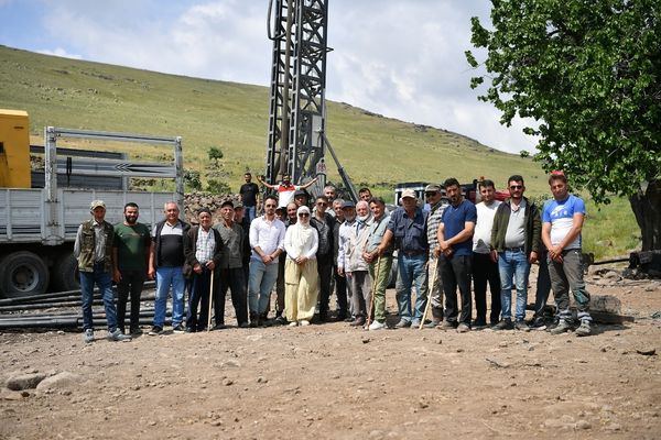 Başkan Büyükkılıç: Dengelli Yaylası'nda saniyede 40 litre suya ulaşıldı Başkan Büyükkılıç: Dengelli Yaylası'nda saniyede 40 litre suya ulaşıldı