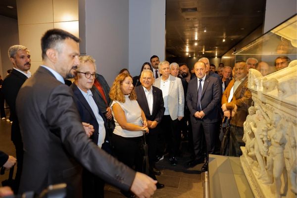 Başkan Büyükkılıç, Kayseri’yi Tarihi Kentler Birliği heyetine tanıttı Başkan Büyükkılıç, Kayseri’yi Tarihi Kentler Birliği heyetine tanıttı