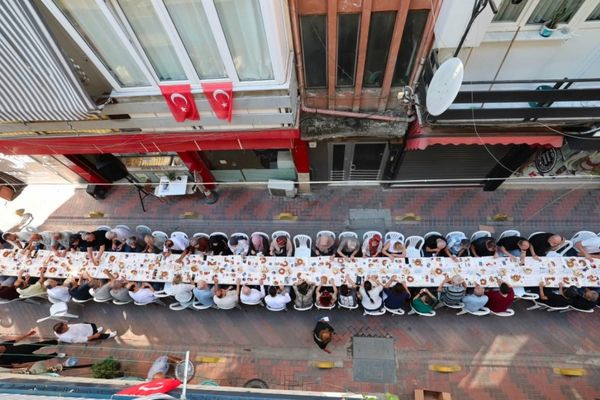 Başkan Çalık, esnafla kahvaltıda buluştu Başkan Çalık, esnafla kahvaltıda buluştu