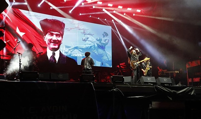 Başkan Çerçioğlu Her Yaştan Vatandaşı Aydınfest ile Buluşturdu Başkan Çerçioğlu Her Yaştan Vatandaşı Aydınfest ile Buluşturdu