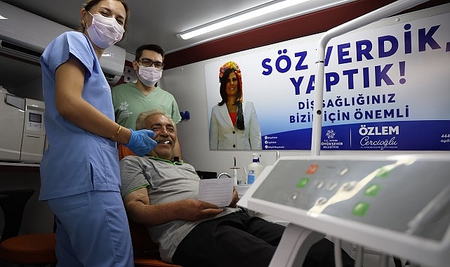 Başkan Çerçioğlu Mobil Ağız ve Diş Sağlığı Hizmetlerini Kentin Dört Bir Yanında Vatandaşlarla Buluşturmayı Sürdürüyor Başkan Çerçioğlu Mobil Ağız ve Diş Sağlığı Hizmetlerini Kentin Dört Bir Yanında Vatandaşlarla Buluşturmayı Sürdürüyor
