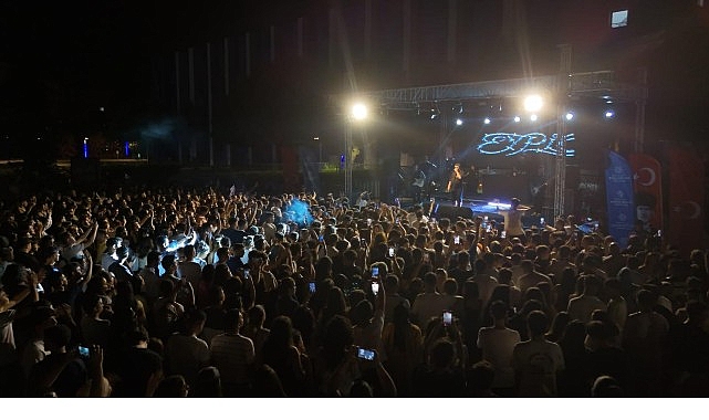 Başkan Çerçioğlu'ndan Mimar Sinan Parkı'nda Müzik Dolu Yaz Akşamı Başkan Çerçioğlu'ndan Mimar Sinan Parkı'nda Müzik Dolu Yaz Akşamı