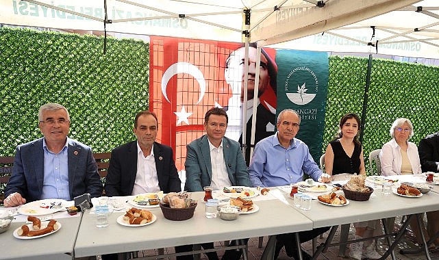 Başkan Erkan Aydın Çirişhane'de Vatandaşlarla Buluştu Başkan Erkan Aydın Çirişhane'de Vatandaşlarla Buluştu