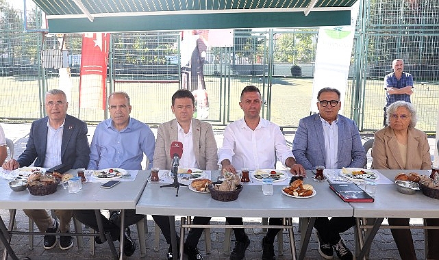 Başkan Erkan Aydın Gülbahçe'de Vatandaşlarla Buluştu Başkan Erkan Aydın Gülbahçe'de Vatandaşlarla Buluştu