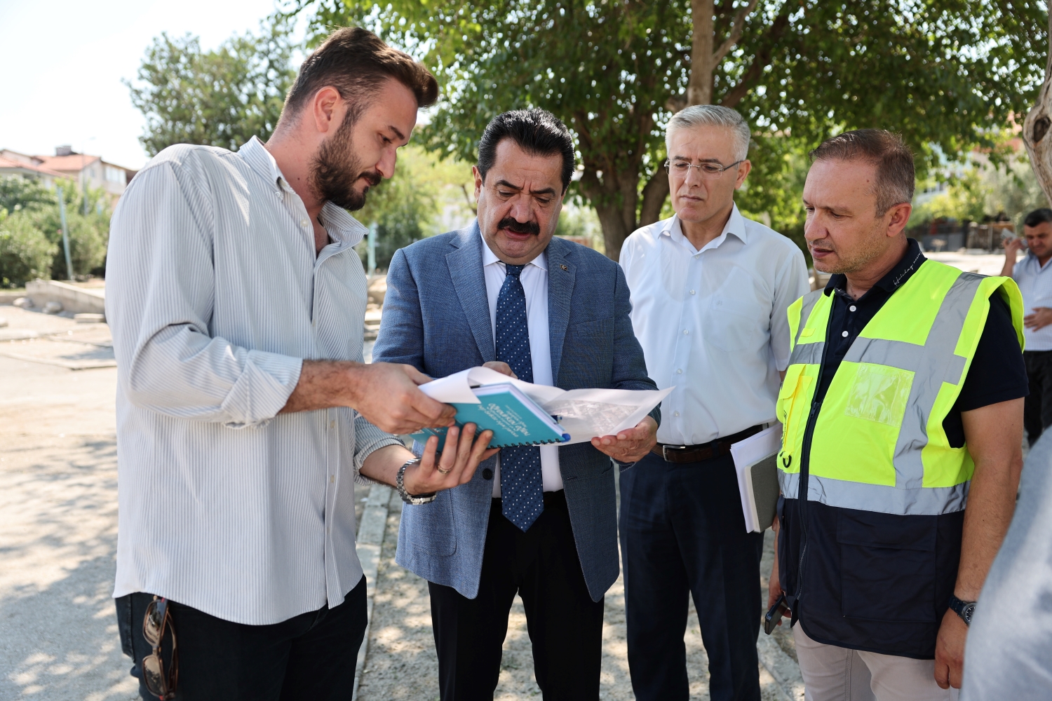 Başkan Ertemur, Pamukkale’de devam eden belediye yatırımları yerinde incelendi Başkan Ertemur, Pamukkale’de devam eden belediye yatırımları yerinde incelendi
