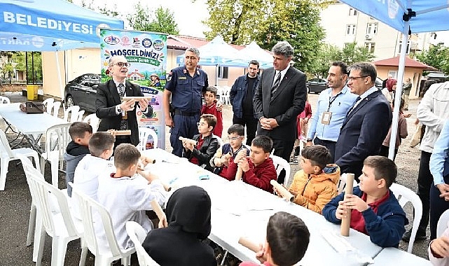 Başkan Kocaman, Derbent'te Çocukların Bilim Heyecanına Ortak Oldu Başkan Kocaman, Derbent'te Çocukların Bilim Heyecanına Ortak Oldu