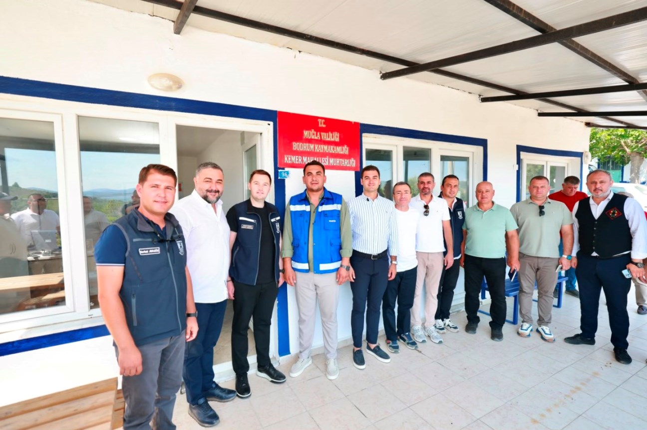 Başkan Mandalinci, saha çalışmalarını Karaova’da sürdürdü Başkan Mandalinci, saha çalışmalarını Karaova’da sürdürdü