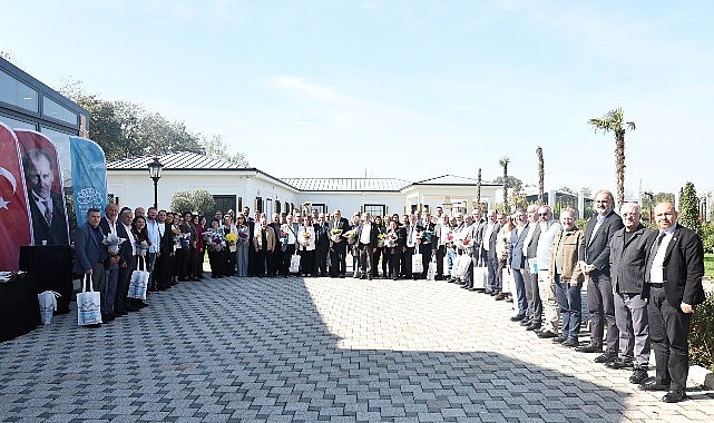 Başkan Şadi Özdemir'den muhtarlara 'birlikte mücadele' çağrısı Başkan Şadi Özdemir'den muhtarlara 'birlikte mücadele' çağrısı