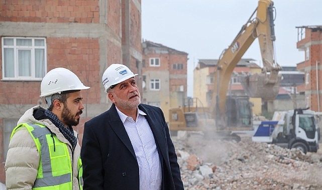 Başkan Sandıkçı: "Laf değil, hizmet üretiyoruz" Başkan Sandıkçı: "Laf değil, hizmet üretiyoruz"