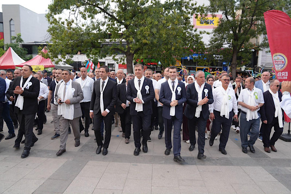 Başkan Tugay, Erbaa Yaprak Festivali’ne katıldı Başkan Tugay, Erbaa Yaprak Festivali’ne katıldı