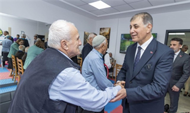 Başkan Tugay, Gaziantep'te sosyal belediyecilik projelerini inceledi Başkan Tugay, Gaziantep'te sosyal belediyecilik projelerini inceledi