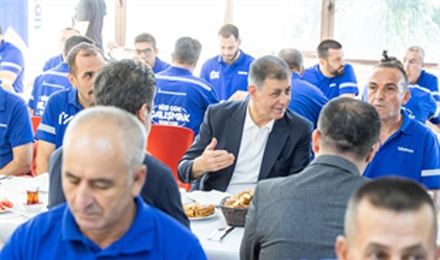 Başkan Tugay güne İZBETON emekçileriyle başladı Başkan Tugay güne İZBETON emekçileriyle başladı