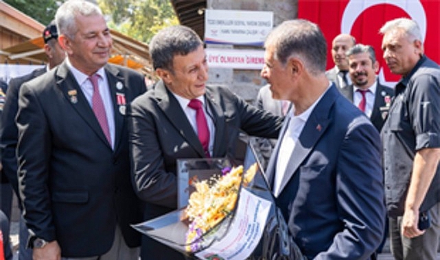 Başkan Tugay, şehit aileleri ve gazilerle buluştu Başkan Tugay, şehit aileleri ve gazilerle buluştu