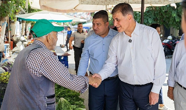 Başkan Tugay Tire'de vatandaşlar, üreticiler ve esnafla buluştu Başkan Tugay Tire'de vatandaşlar, üreticiler ve esnafla buluştu