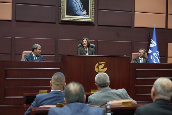 Başkan Ünlüce muhtarlarla bir araya geldi