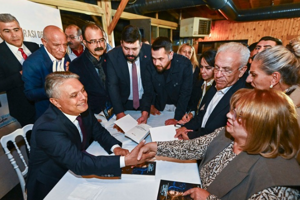 Başkan Uysal, Ankara’da kitabını anlattı Başkan Uysal, Ankara’da kitabını anlattı