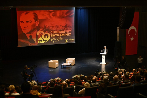 Başkan Uysal: Bize tekrar Cumhuriyet ruhu lazım Başkan Uysal: Bize tekrar Cumhuriyet ruhu lazım