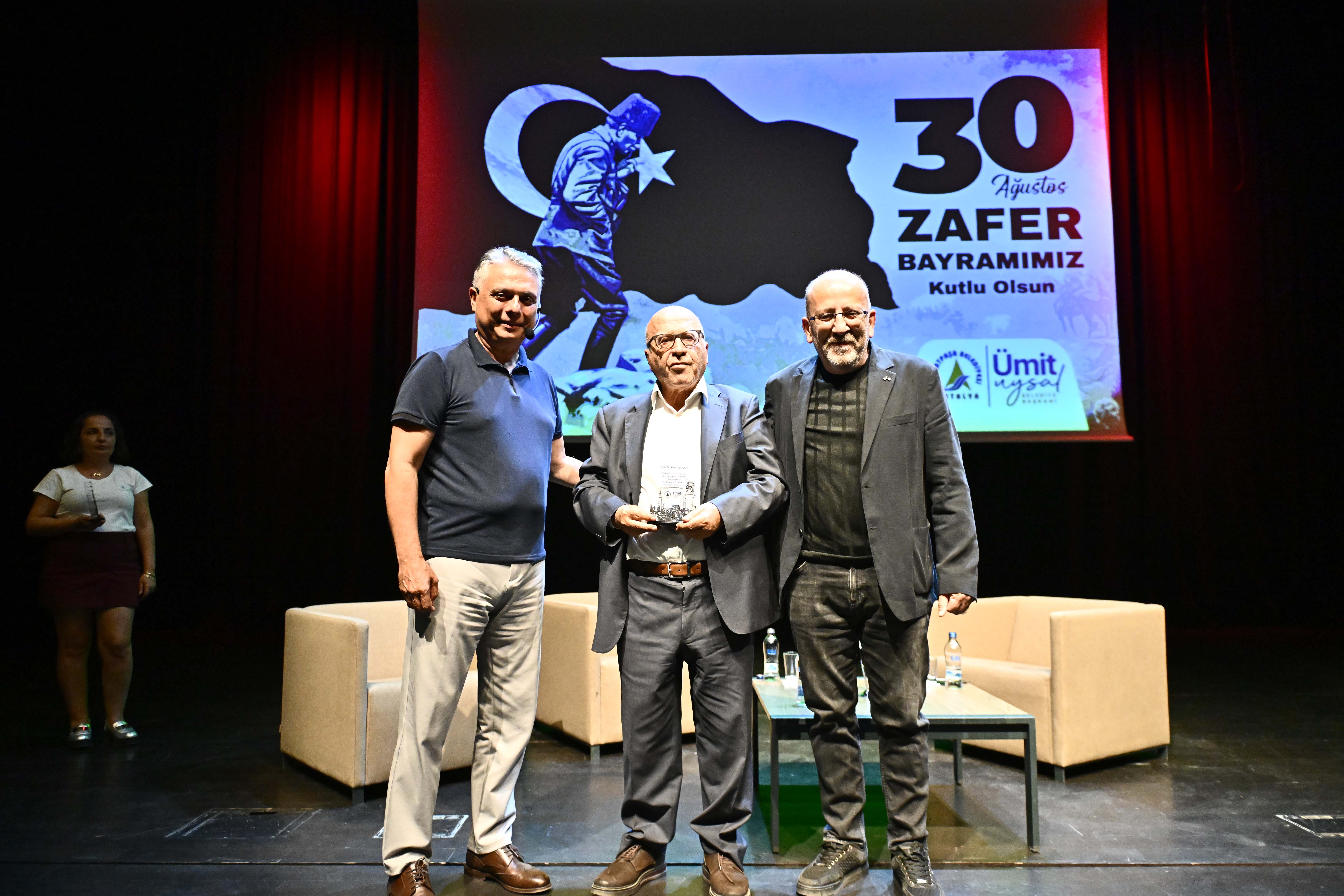 Başkan Uysal: Cumhuriyet, açlıktan ve sömürüden kurtuluş devrimidir Başkan Uysal: Cumhuriyet, açlıktan ve sömürüden kurtuluş devrimidir