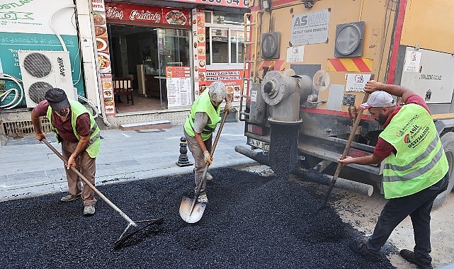 Başkan Vekili Akın, Bağlar Caddesi'ndeki yenileme çalışmalarını yerinde inceledi Başkan Vekili Akın, Bağlar Caddesi'ndeki yenileme çalışmalarını yerinde inceledi