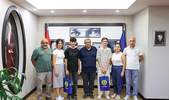 Başkan Vekili Benzer LGS şampiyonlarını ağırladı Başkan Vekili Benzer LGS şampiyonlarını ağırladı