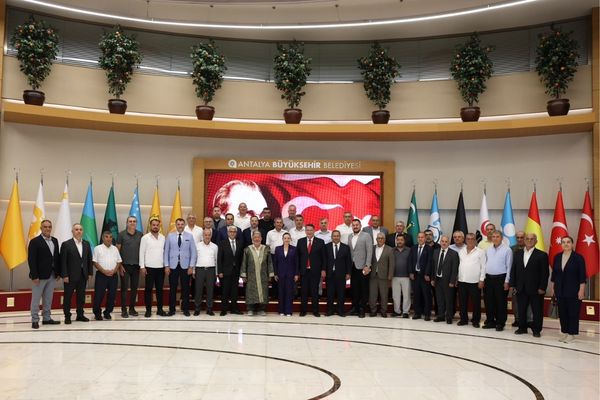 Başkan Vekili Özdemir, Ahi temsilcilerini ağırladı Başkan Vekili Özdemir, Ahi temsilcilerini ağırladı