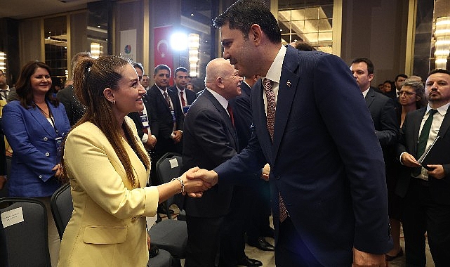 Başkan Vekili Özdemir, COP31 Yolunda İklim Dirençli Şehirler Zirvesi'ne katıldı Başkan Vekili Özdemir, COP31 Yolunda İklim Dirençli Şehirler Zirvesi'ne katıldı
