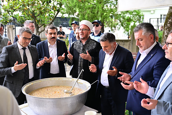 Başkan Yılmaz, Samanlı Mahallesi'ni ziyaret etti Başkan Yılmaz, Samanlı Mahallesi'ni ziyaret etti