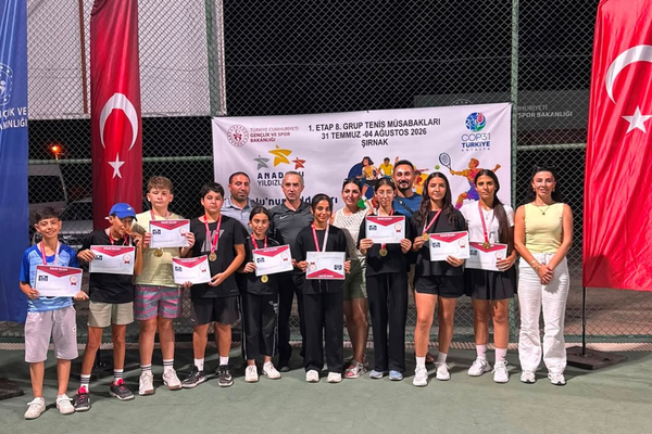 Batman tenis takımlarından Şırnak'ta çifte şampiyonluk Batman tenis takımlarından Şırnak'ta çifte şampiyonluk