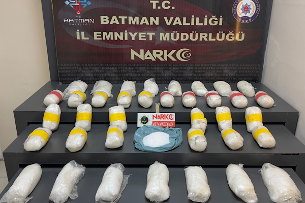 Batman’da 19 kilo 250 gram metamfetamin ele geçirildi Batman’da 19 kilo 250 gram metamfetamin ele geçirildi