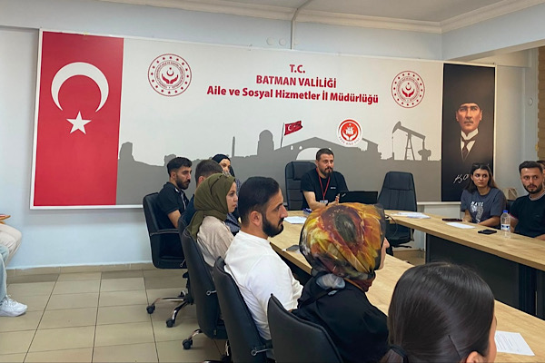Batman’da evlilik hazırlığındaki gençlere eğitim verildi Batman’da evlilik hazırlığındaki gençlere eğitim verildi