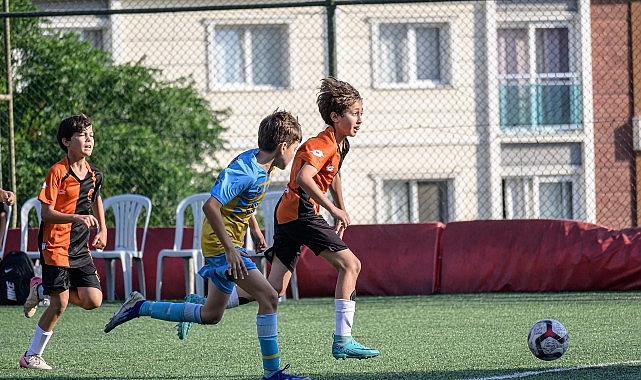 Bayraklı'da U-12 Cup Heyecanı Başladı Bayraklı'da U-12 Cup Heyecanı Başladı