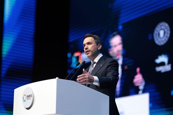 Bayraktar: 2035 yılına kadar toplam 200 milyar dolarlık devasa yatırım hedefi Bayraktar: 2035 yılına kadar toplam 200 milyar dolarlık devasa yatırım hedefi